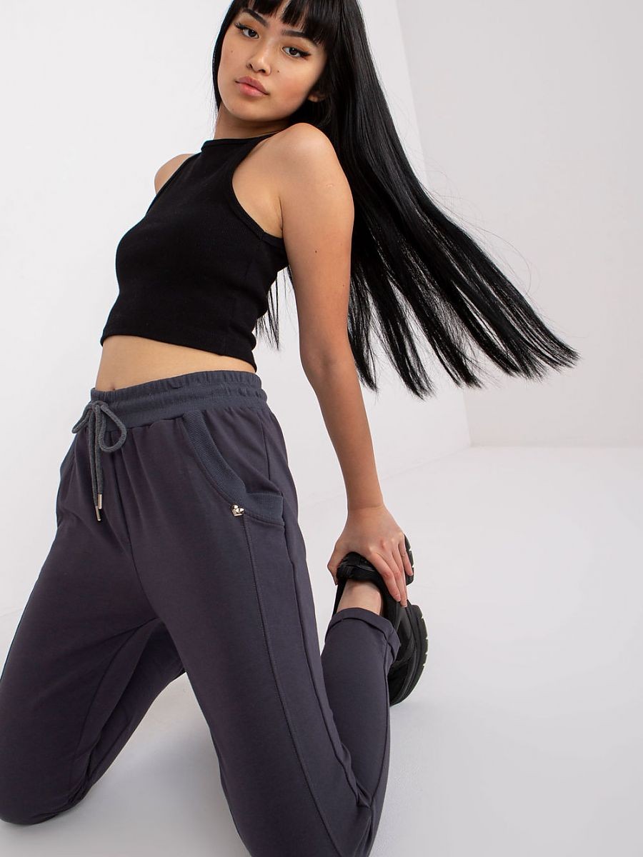 Pantalon survêtement model...