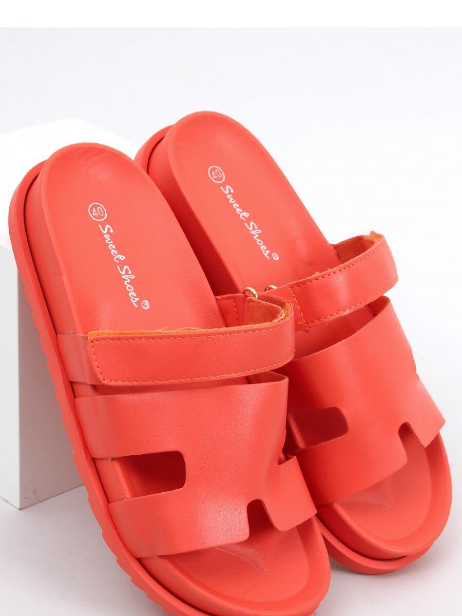 Clacquettes model 167266...