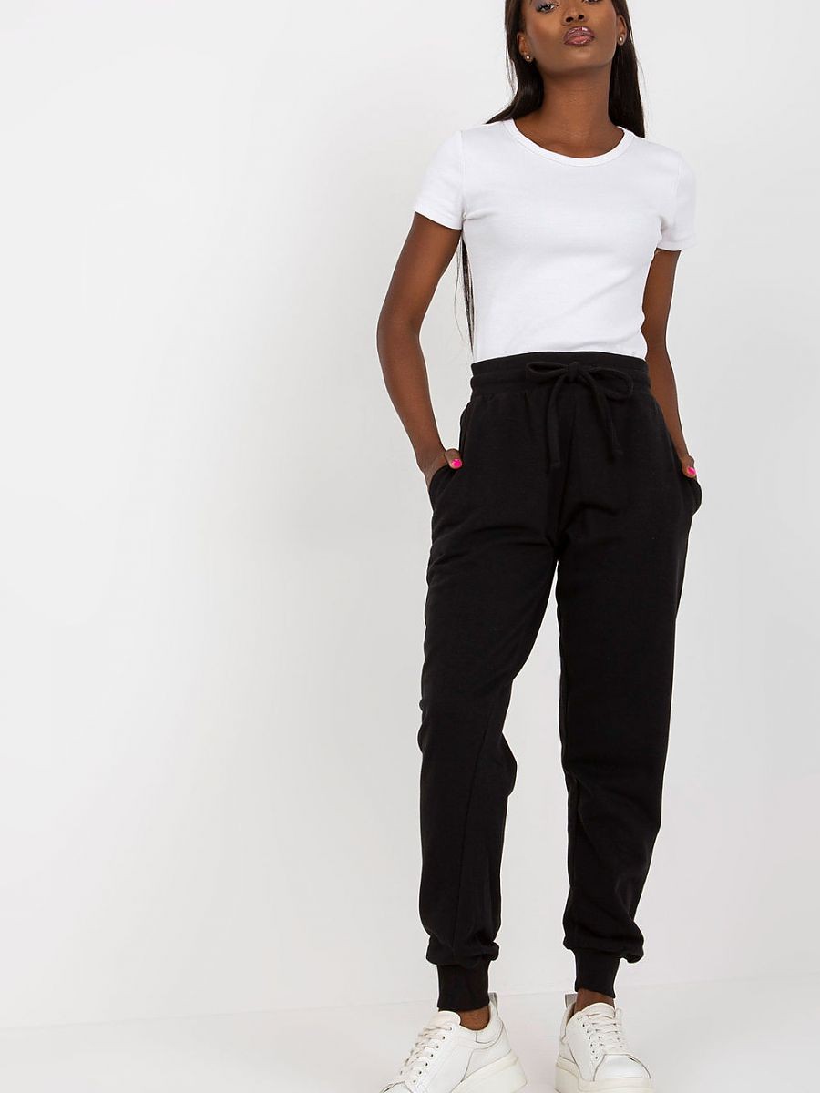 Pantalon survêtement model...