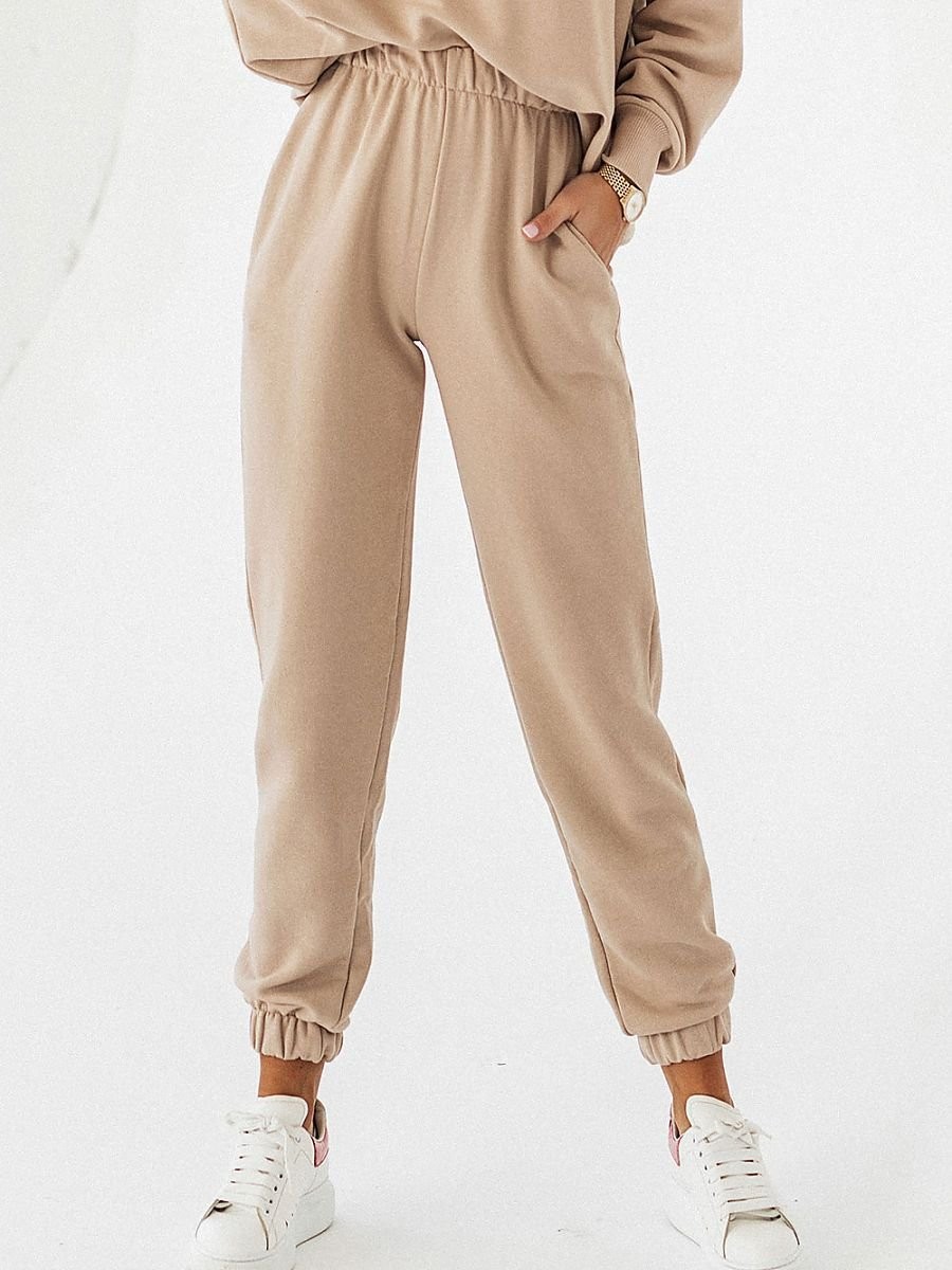 Pantalon survêtement model...