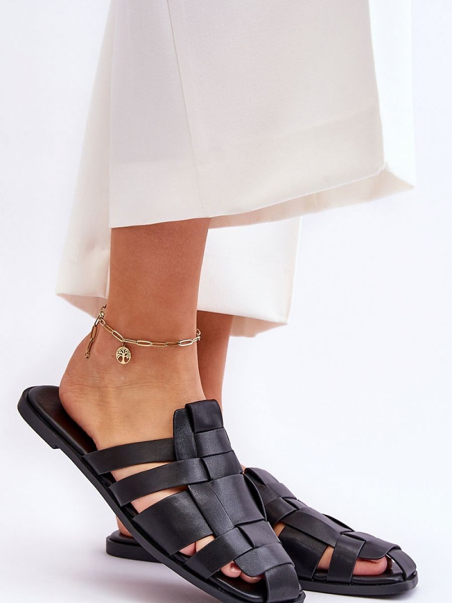 Clacquettes model 181196...