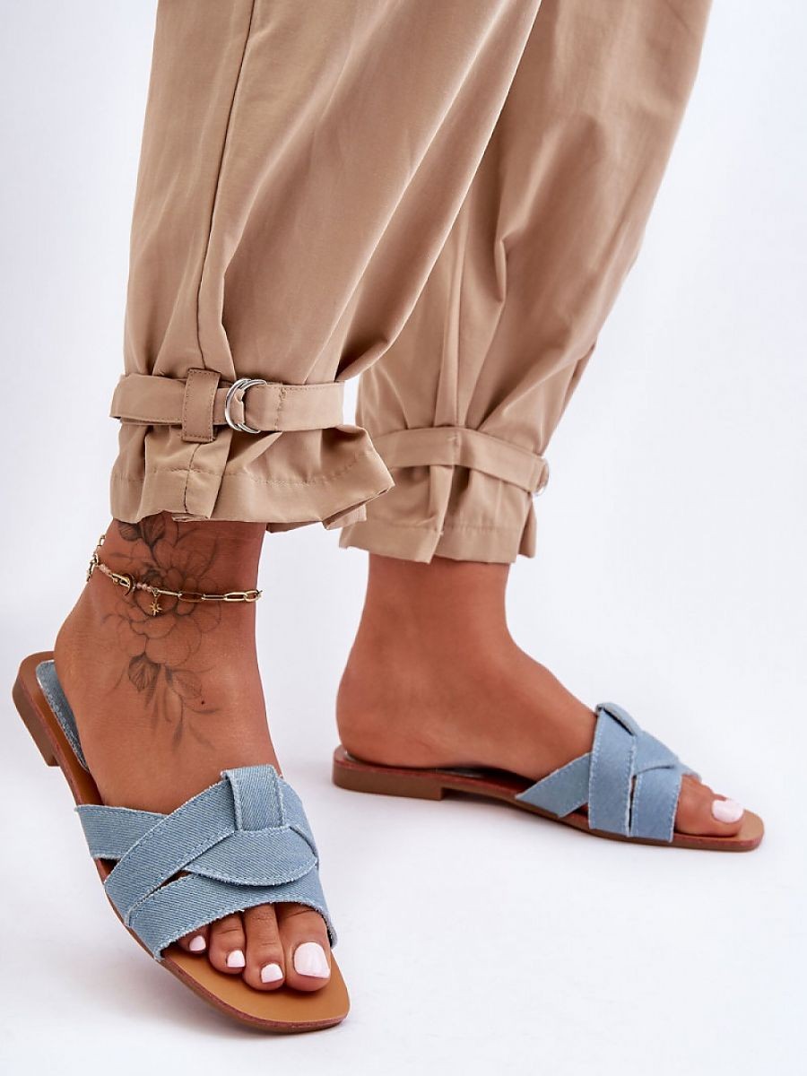 Clacquettes model 183491...