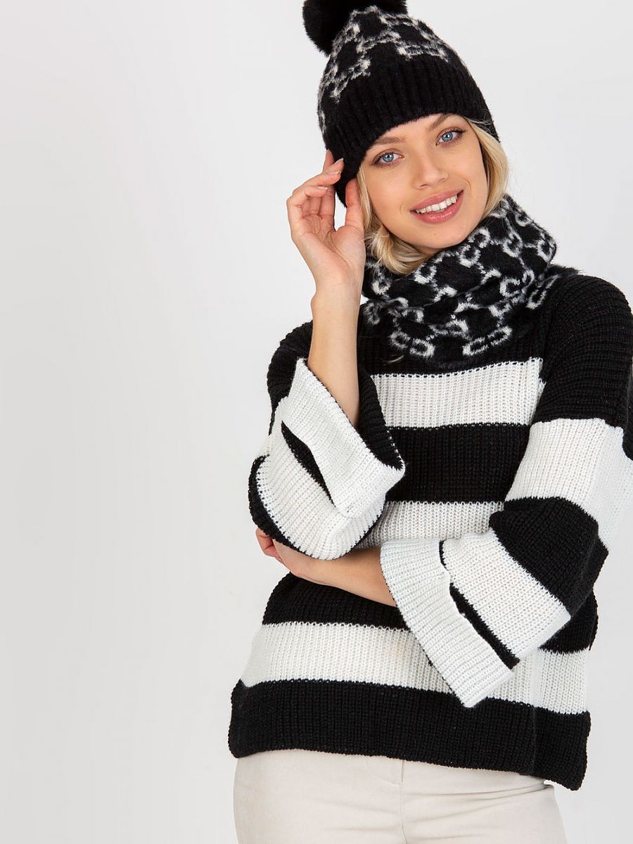 Bonnet model 185912 AT