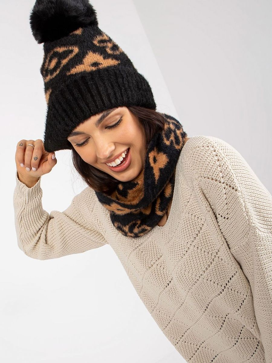 Bonnet model 185915 AT