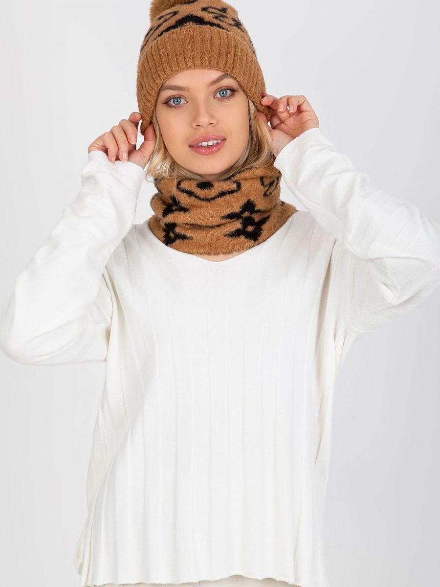 Bonnet model 185917 AT