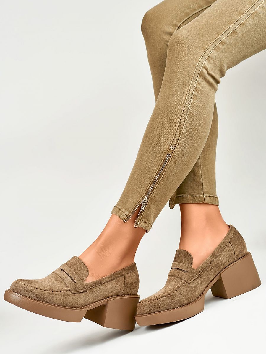 Chussures basses à talons...