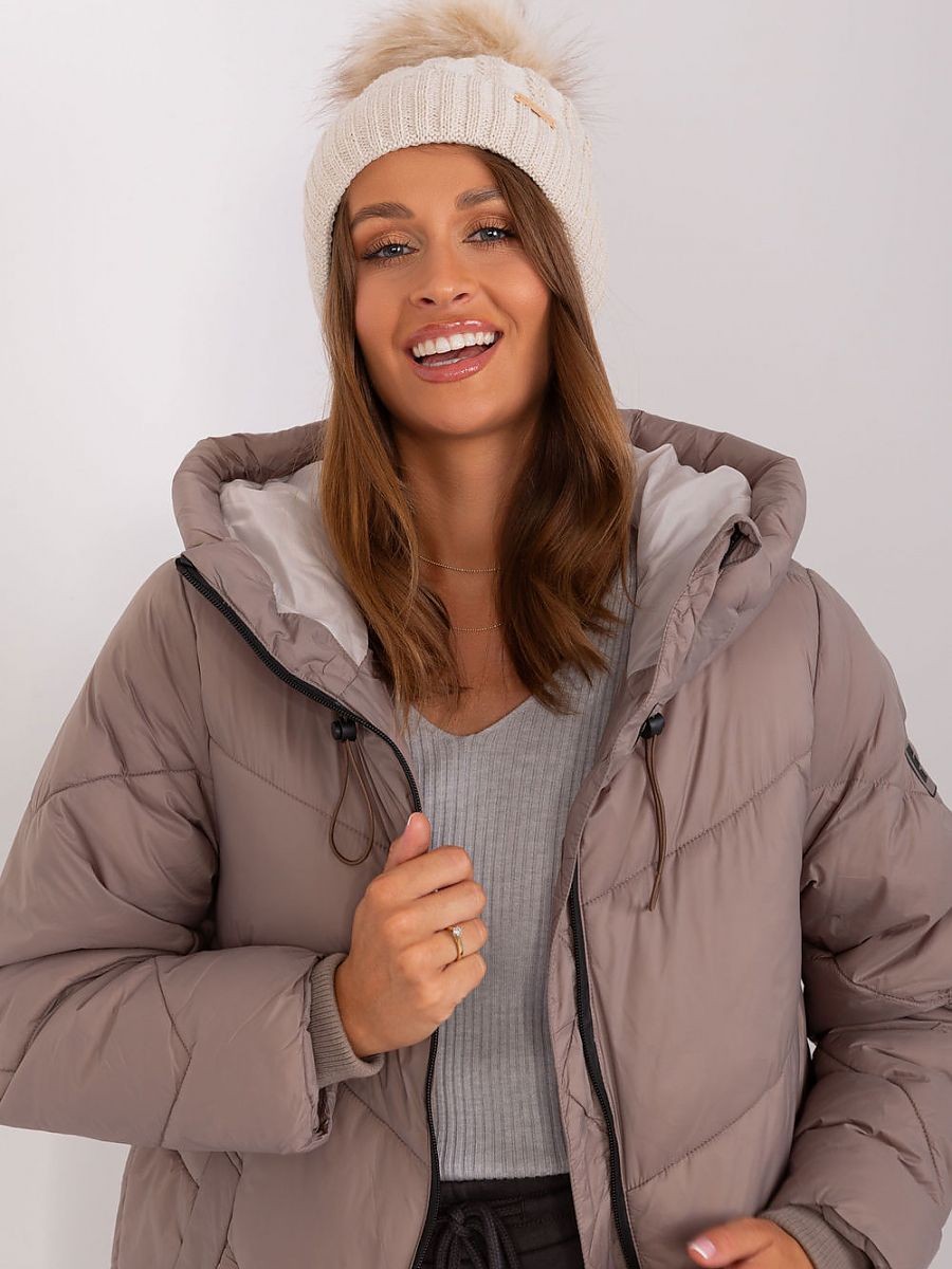 Bonnet model 187438 Rue Paris