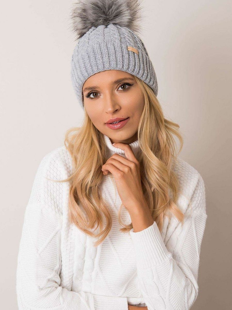 Bonnet model 187440 Rue Paris