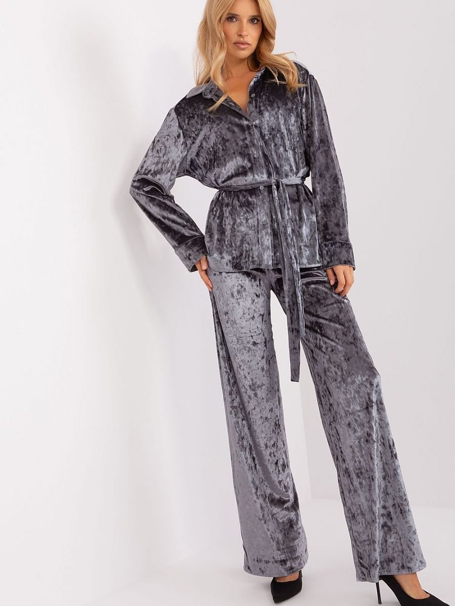 L`ensemble model 190167...