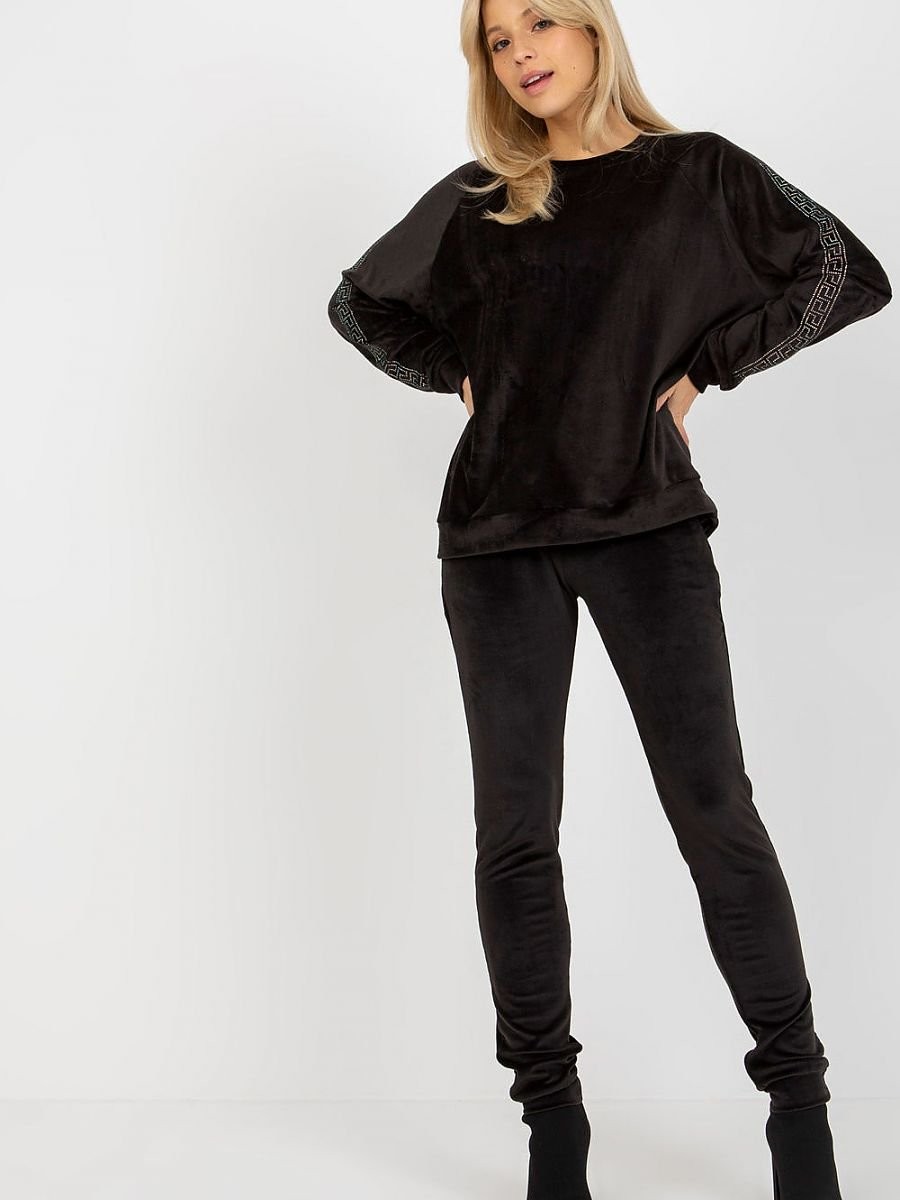 L`ensemble model 191244...