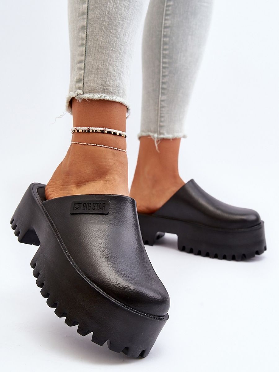 Clacquettes model 194118...