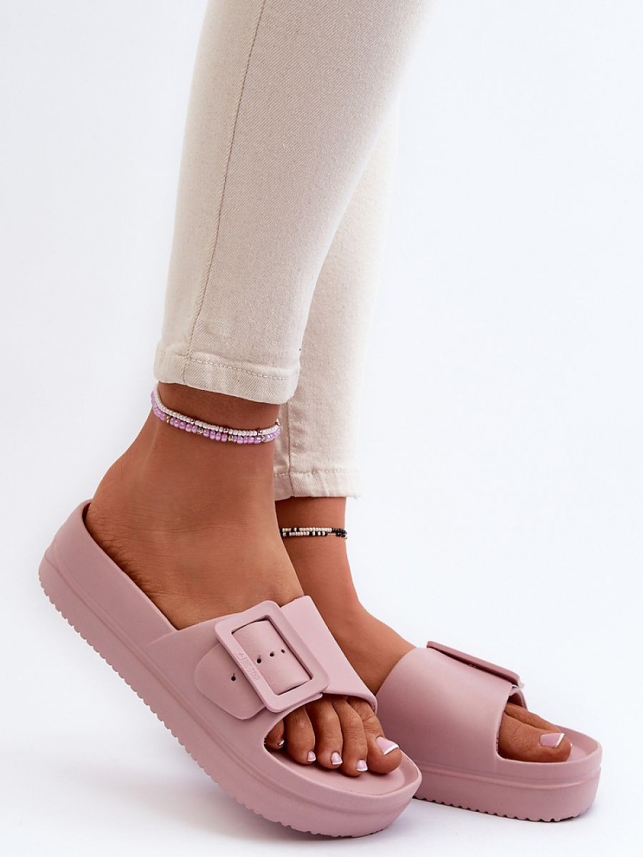 Clacquettes model 194985...