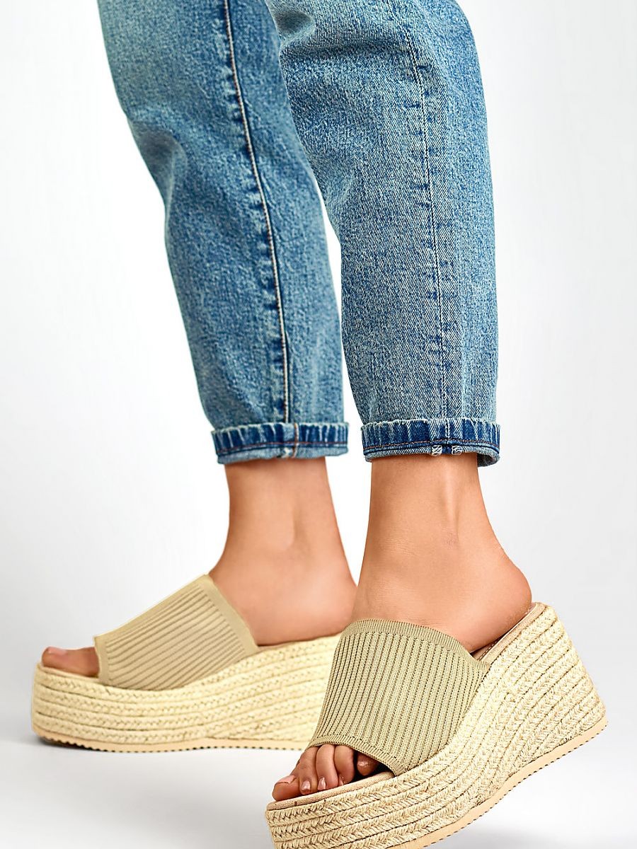 Clacquettes model 196977 PRIMO