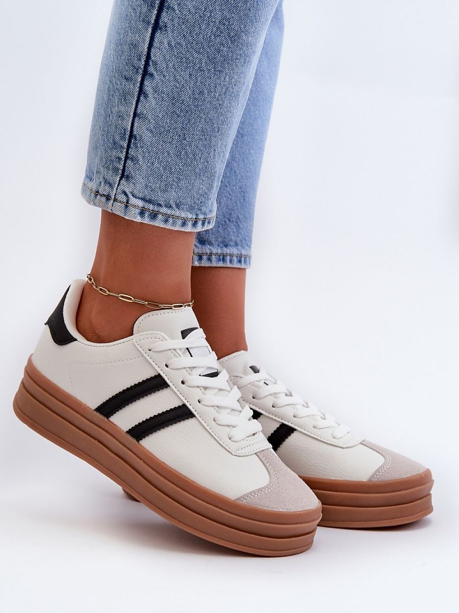 Chaussures de sport model...