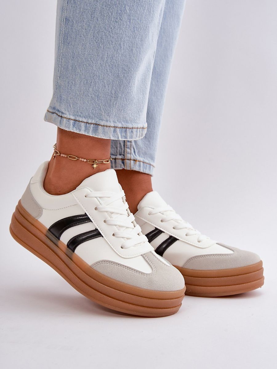 Chaussures de sport model...