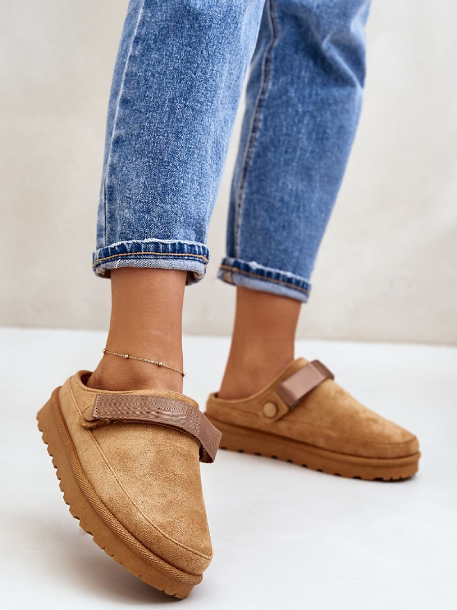 Pantoufles model 200118...