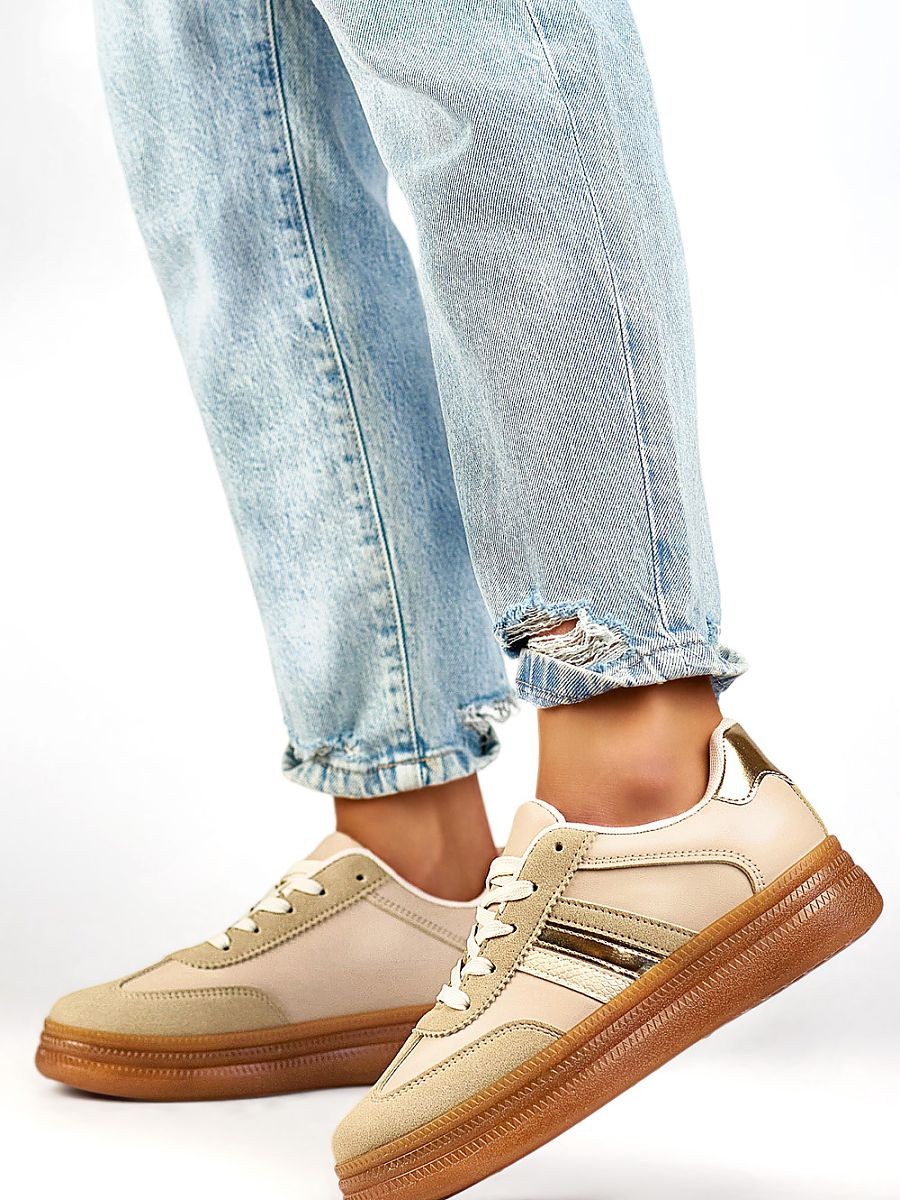 Chaussures de sport model...