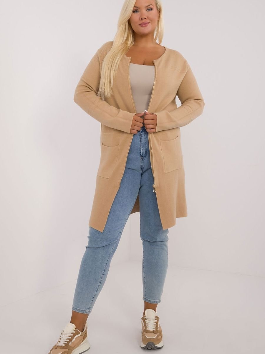 Chandail plus size model...