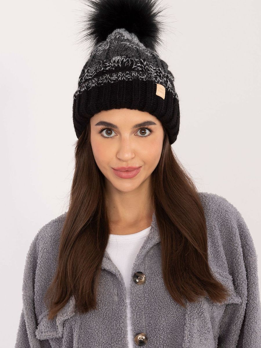Bonnet model 201413 Rue Paris