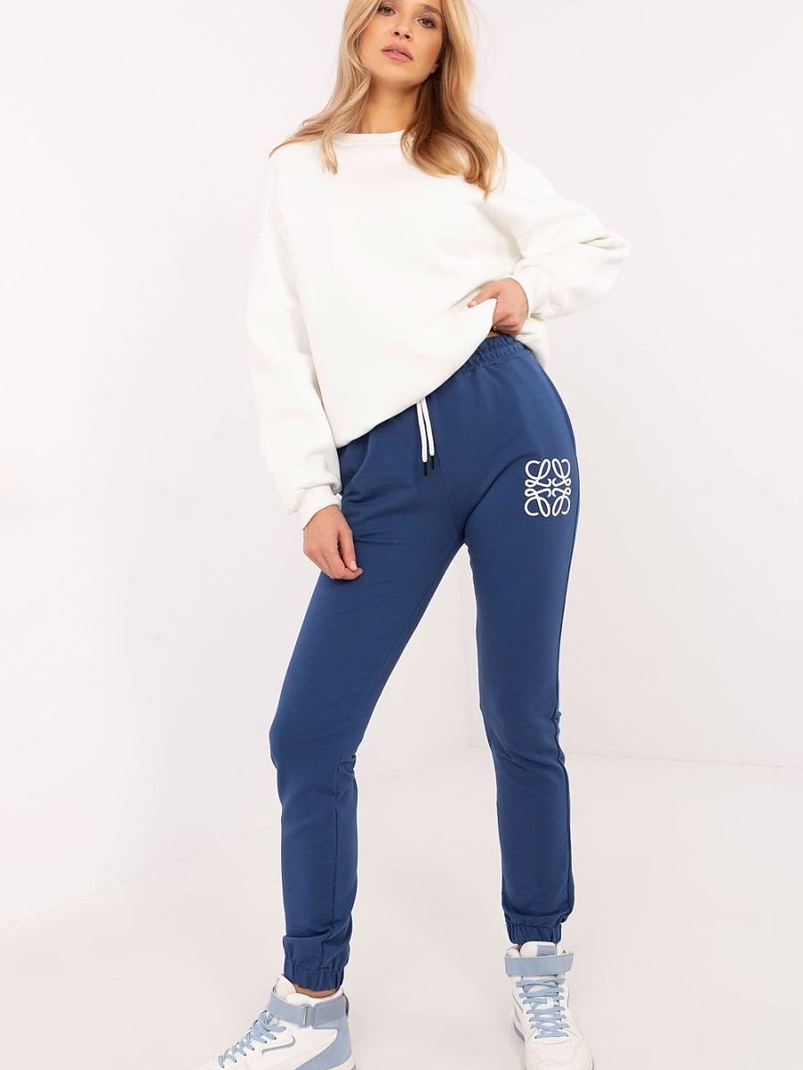 Pantalon survêtement model...