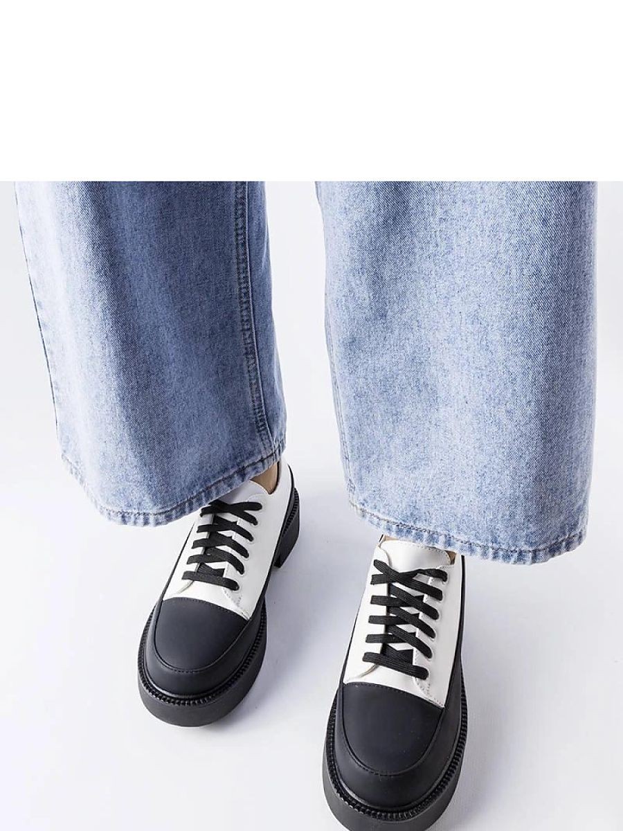 Chaussures Basses model...