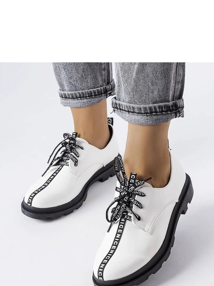 Chaussures Basses model...