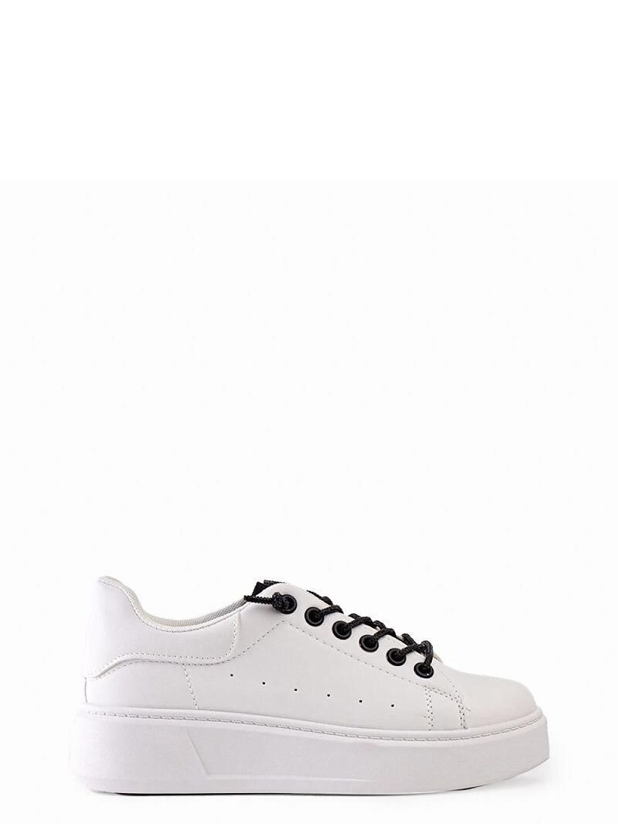 Baskets model 207257 Solea