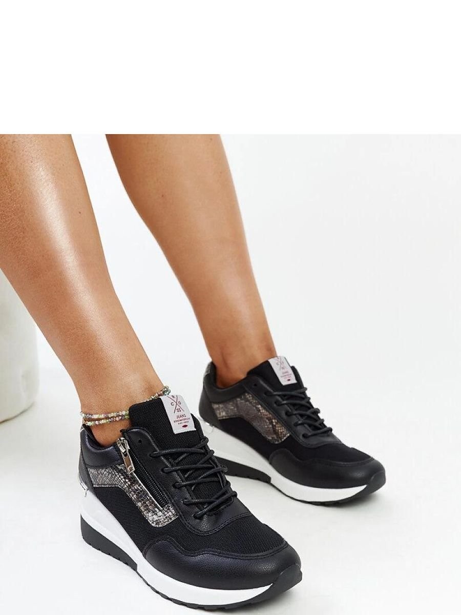 Baskets model 207358 Solea