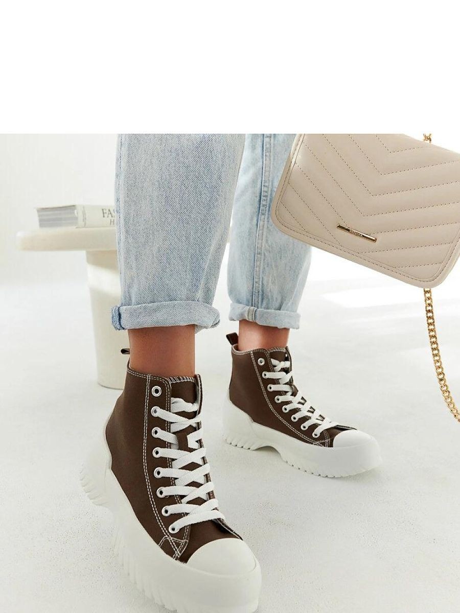 Baskets model 207548 Solea