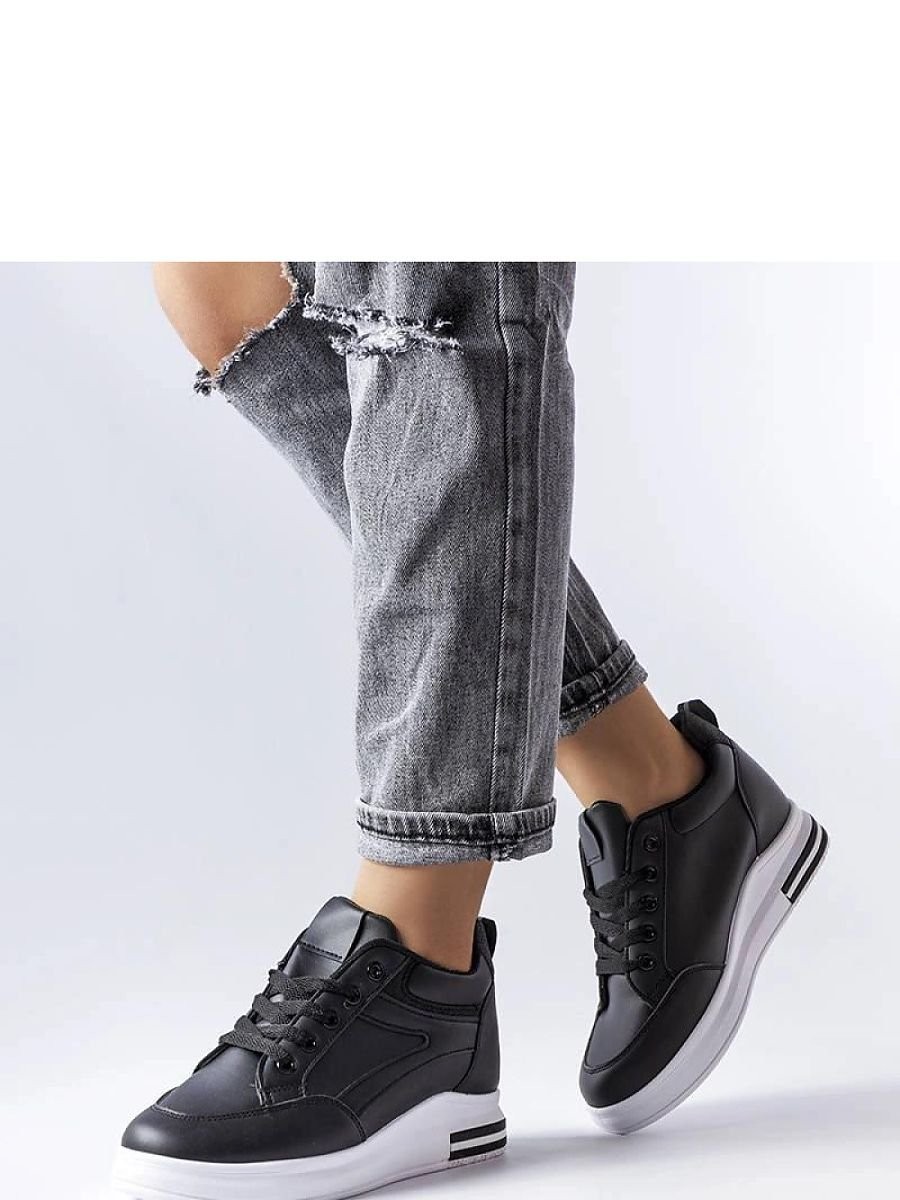 Baskets model 207919 Solea