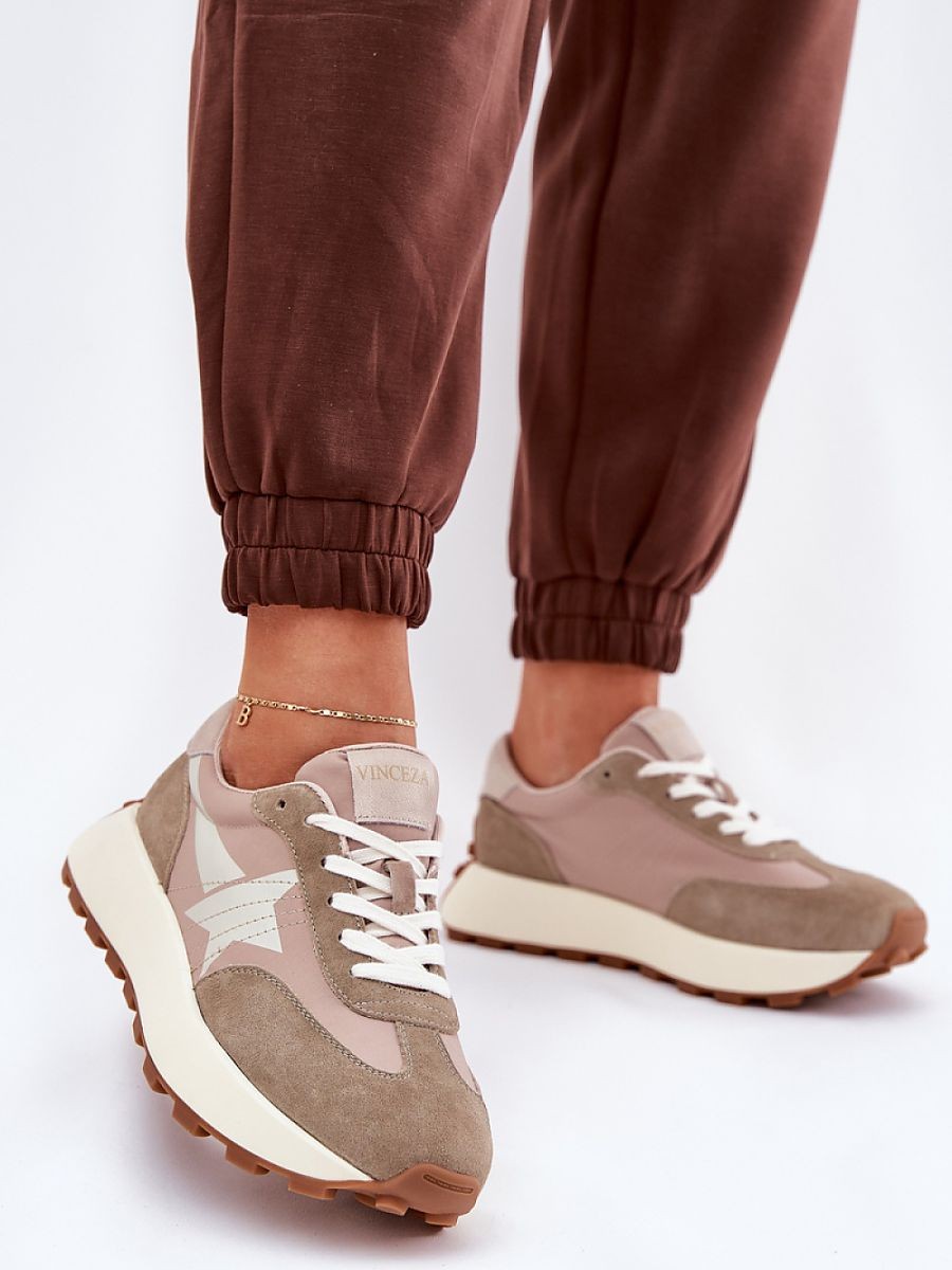 Chaussures de sport model...