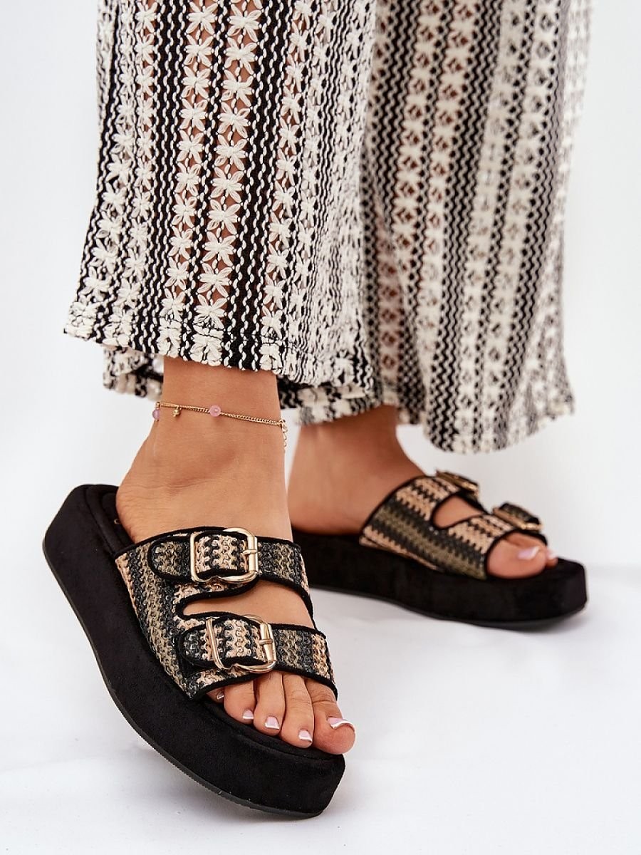 Clacquettes model 209946...