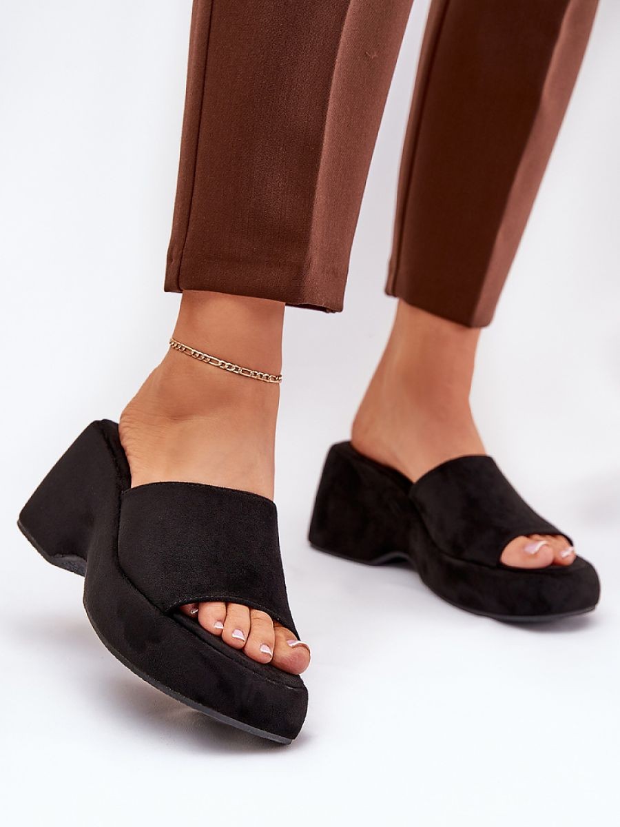 Clacquettes model 210172...