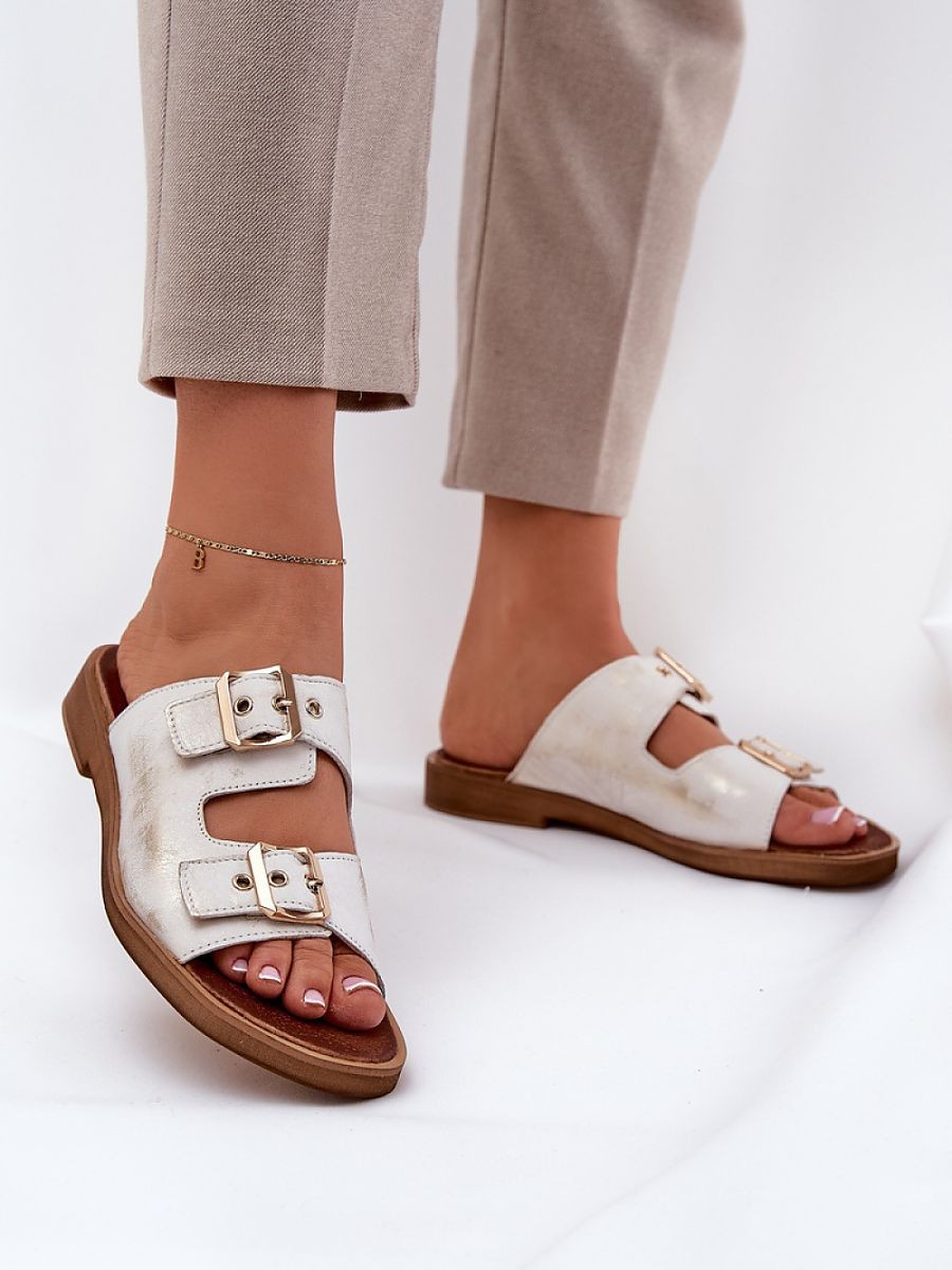 Clacquettes model 210174...