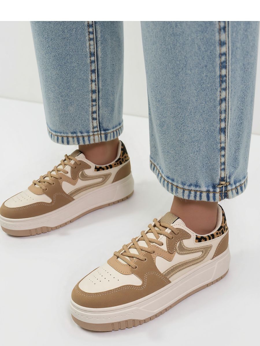 Chaussures de sport model...