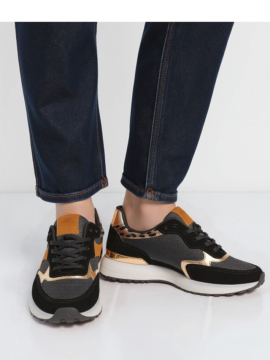 Chaussures de sport model...