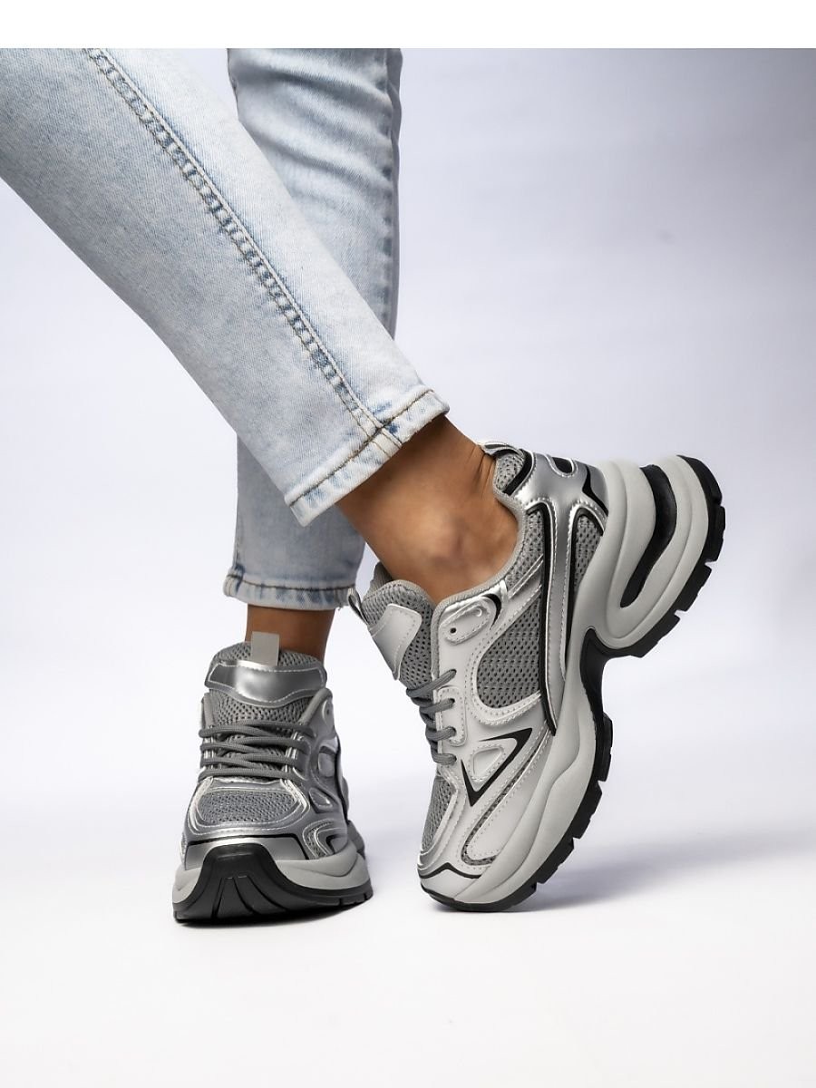 Chaussures de sport model...