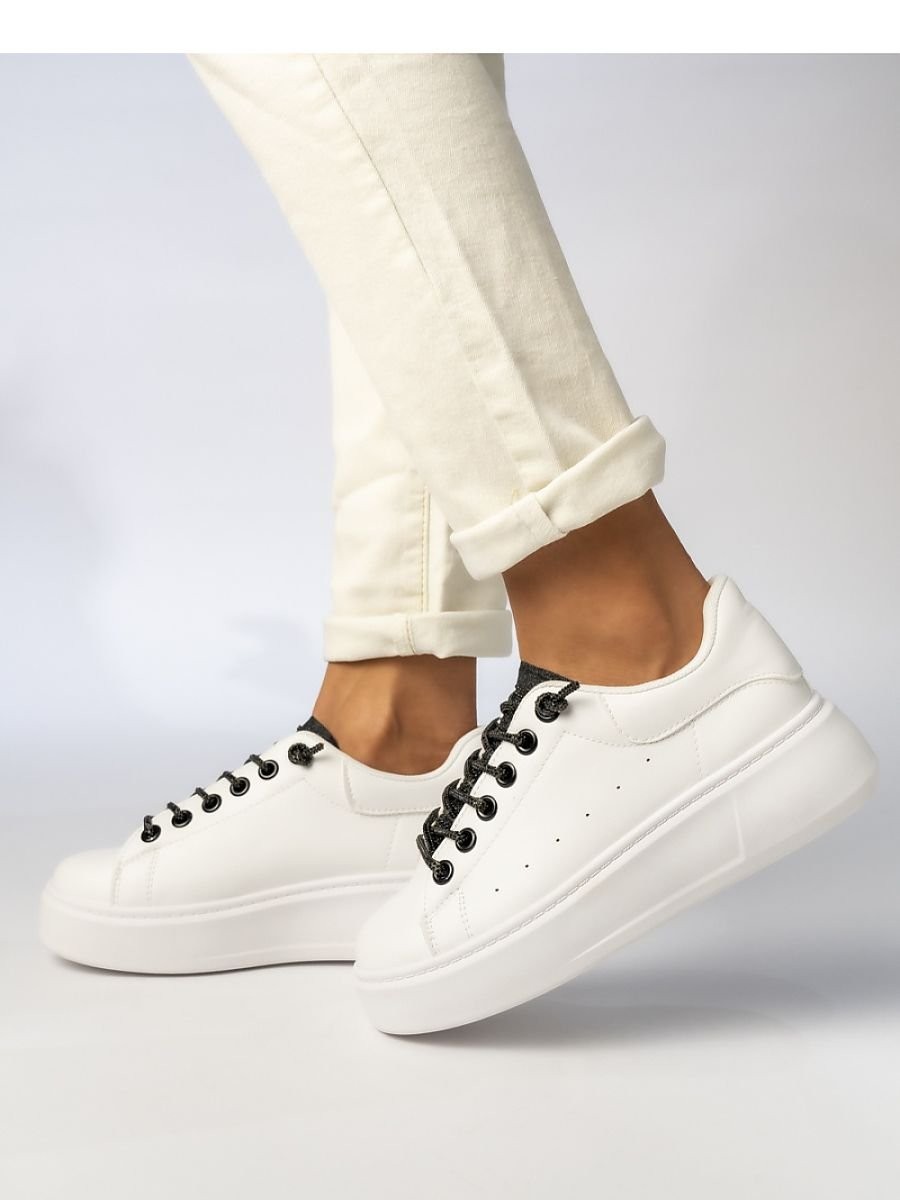 Chaussures de sport model...