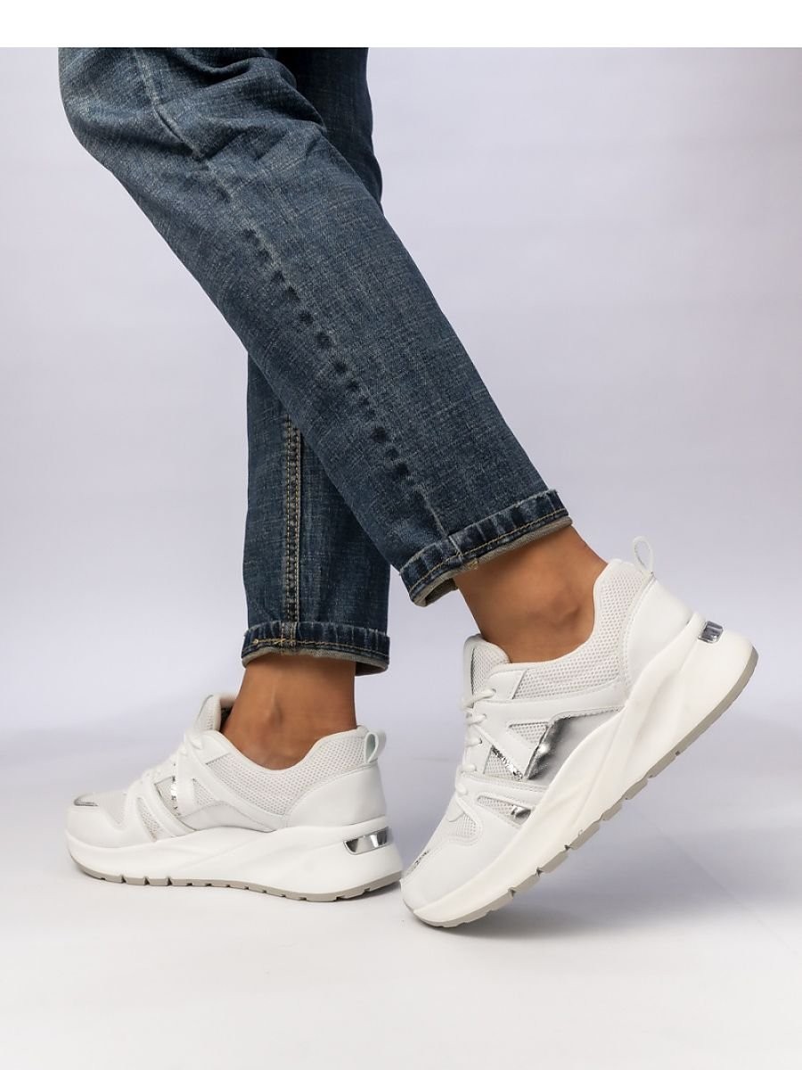 Chaussures de sport model...