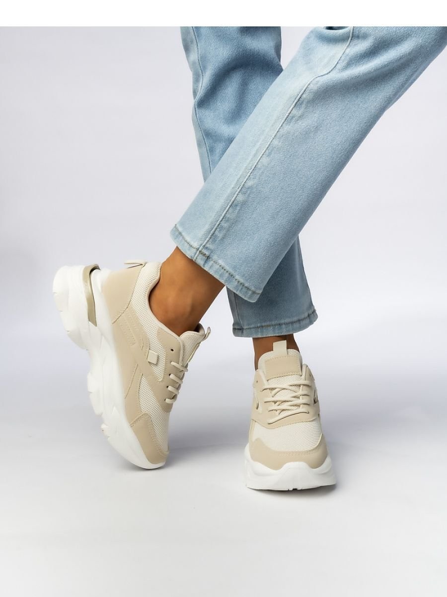 Chaussures de sport model...