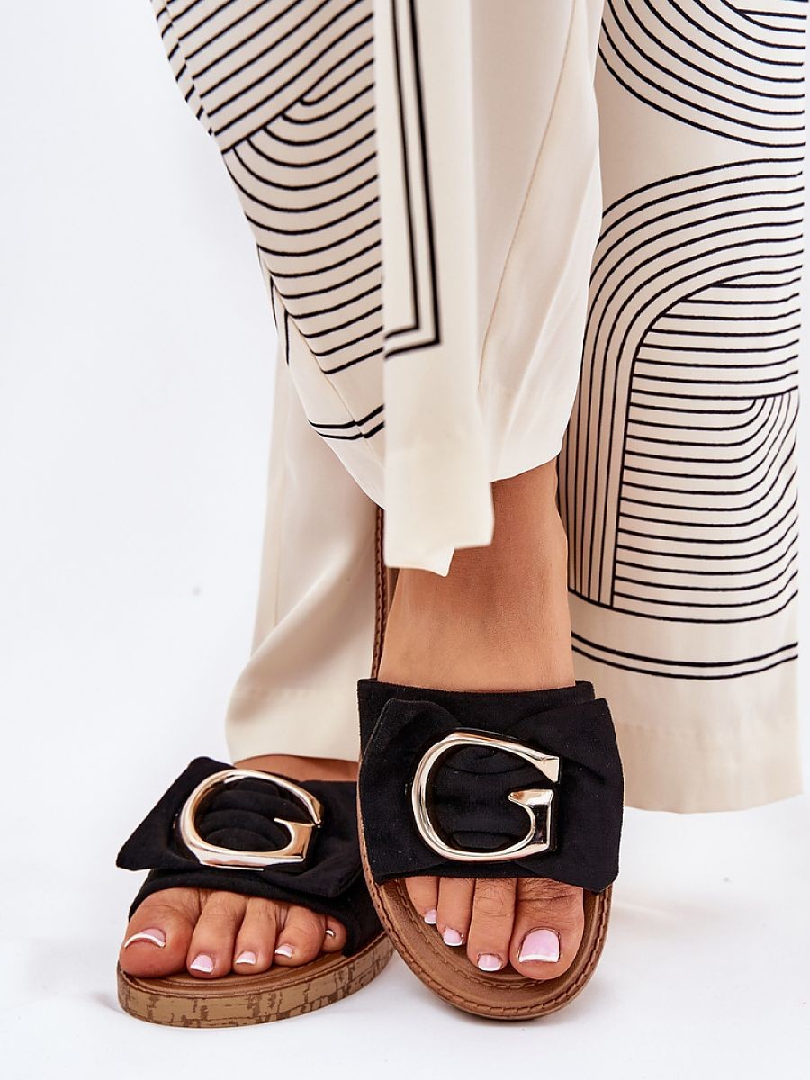 Clacquettes model 210748...