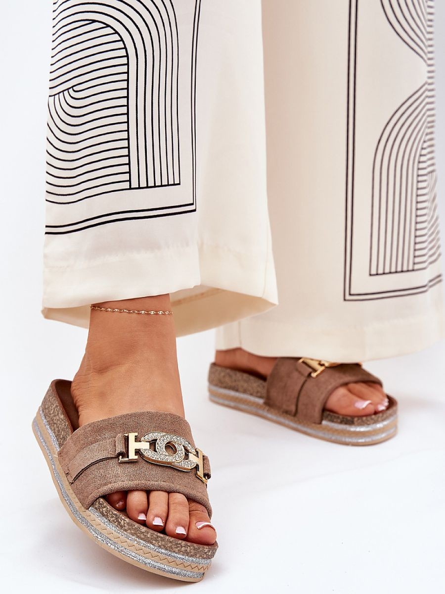 Clacquettes model 210767...