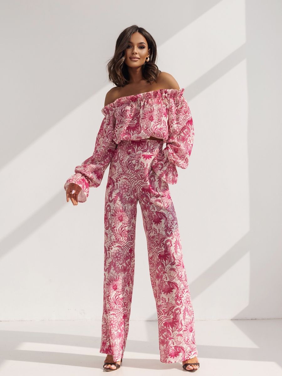 L`ensemble model 210834...