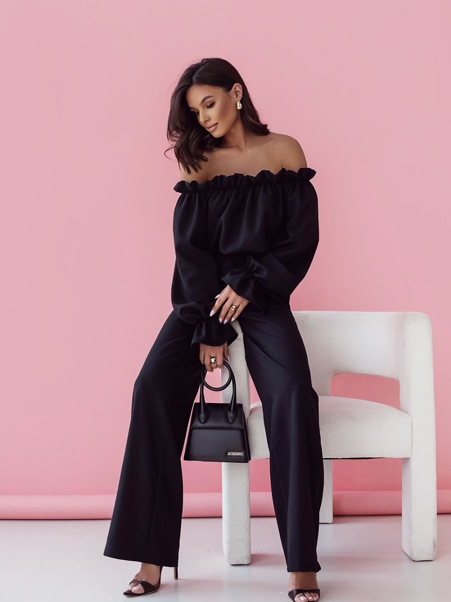 L`ensemble model 210842...