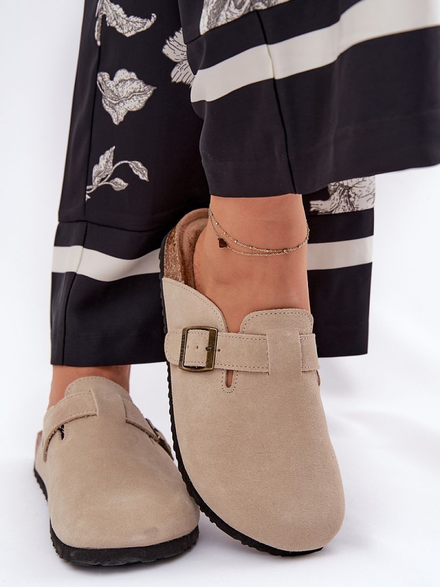 Clacquettes model 211684...