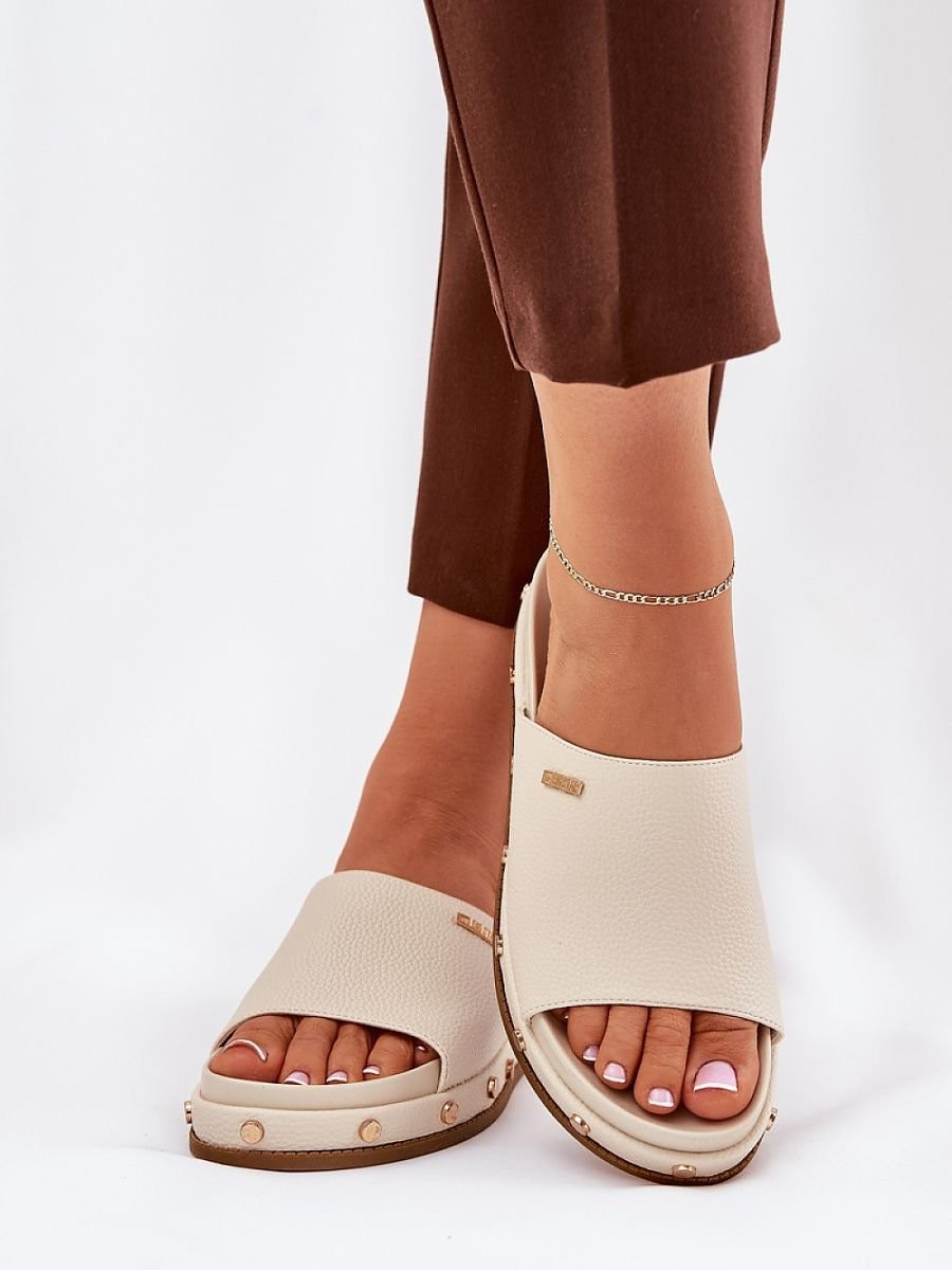 Clacquettes model 211688...