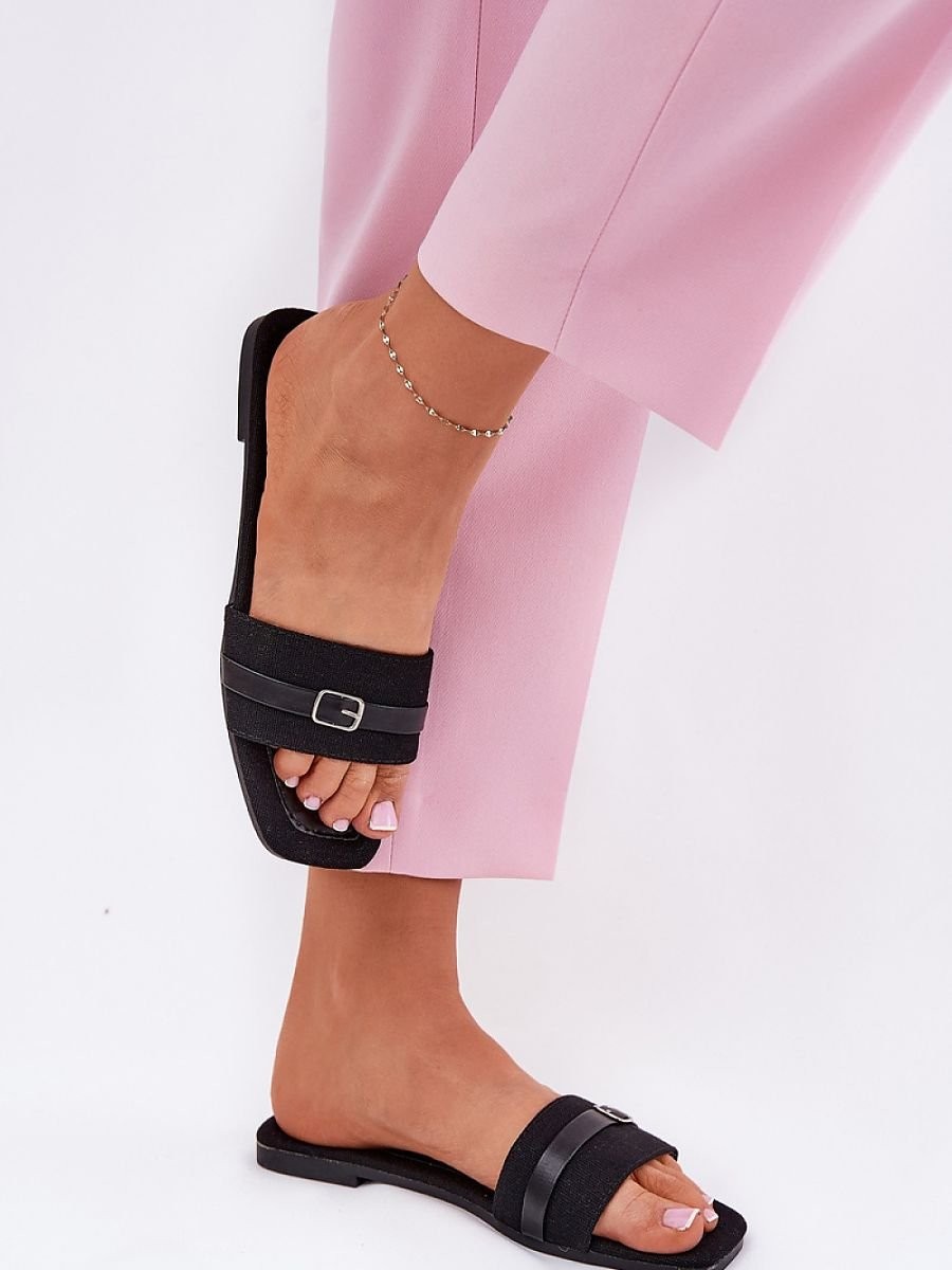 Clacquettes model 211698...