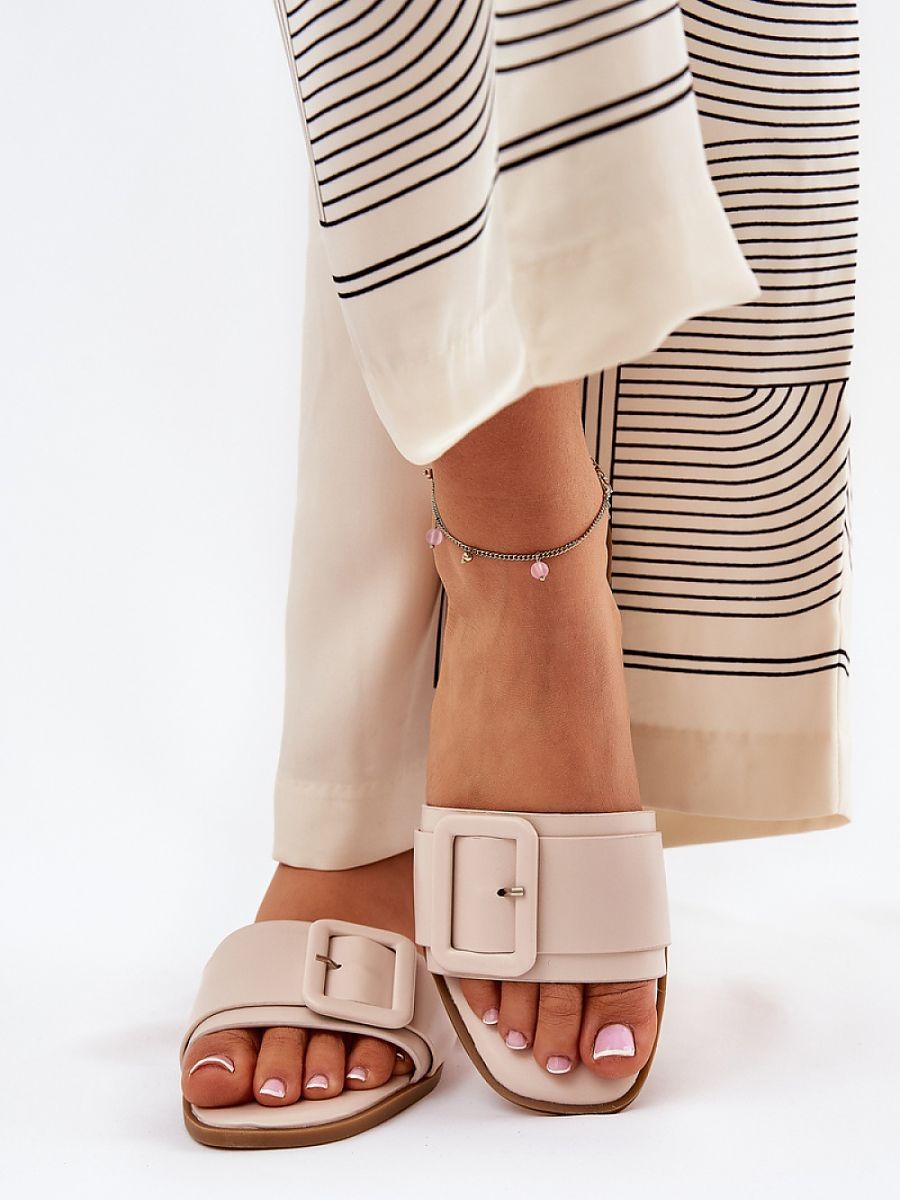 Clacquettes model 211702...