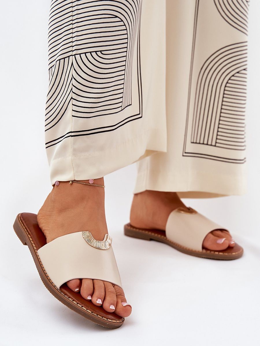 Clacquettes model 211706...