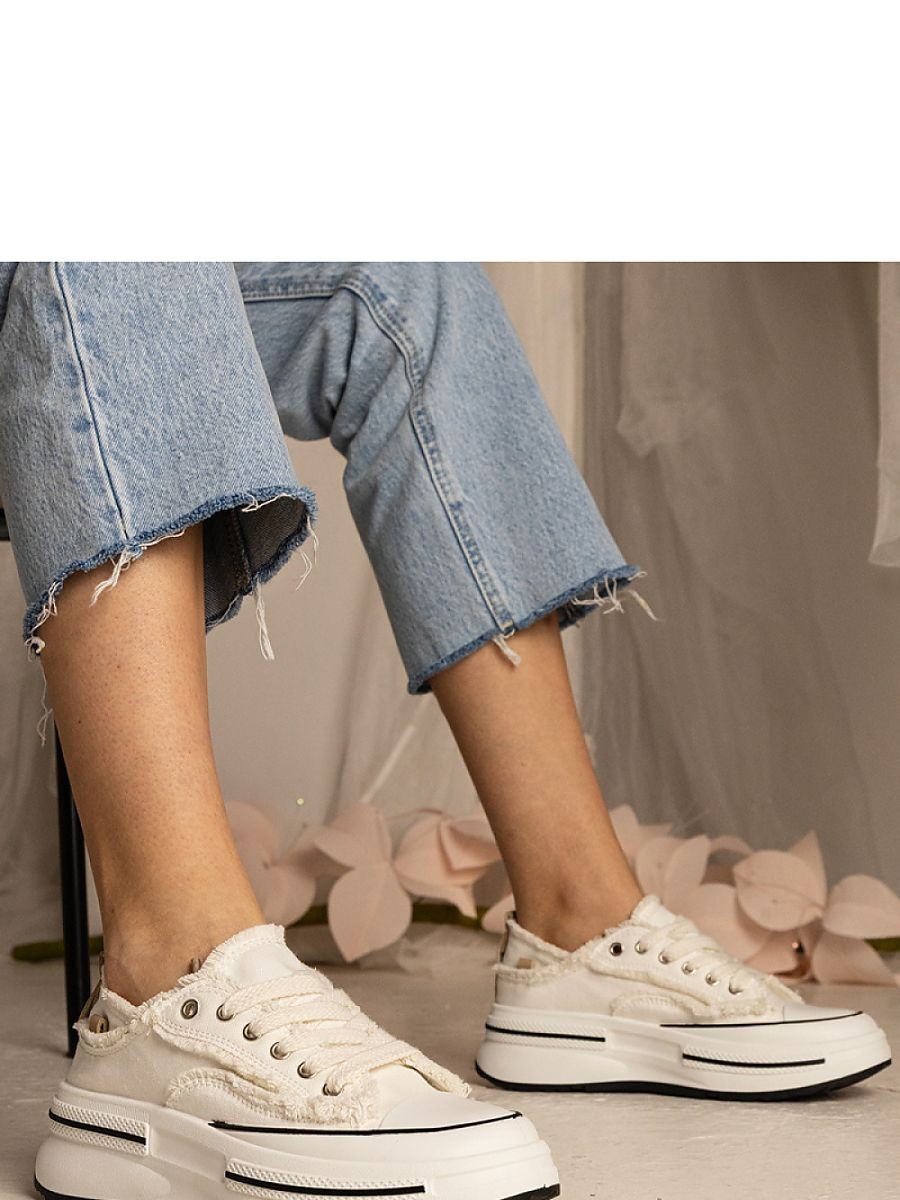 Baskets model 211786 PRIMO